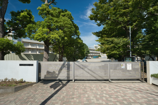 市川市立真間小学校