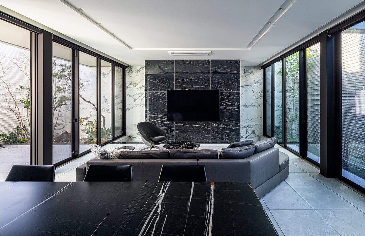 光庭に包まれる邸宅