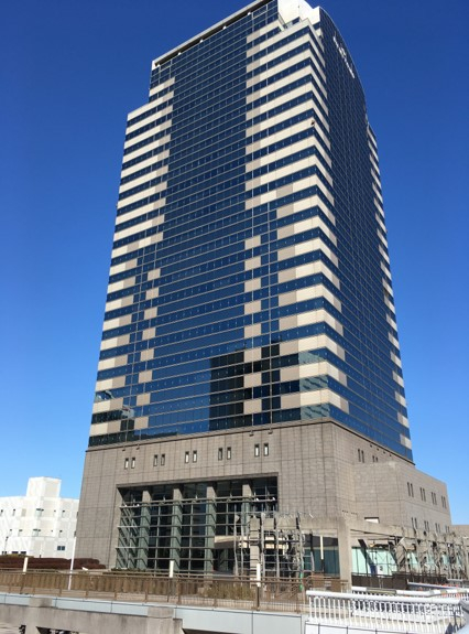 ＩＴ企業が立ち並ぶハイテク通り沿いの立地。
眺望の素晴らしい２５階がオフィスです。