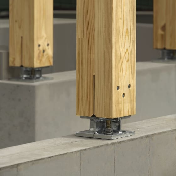 高い耐震性能を実現する、柱と基礎を直接緊結する積水ハウスのDJ（ダイレクトジョイント）構法